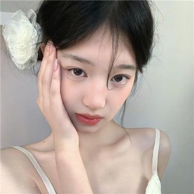 雷电交加的小路